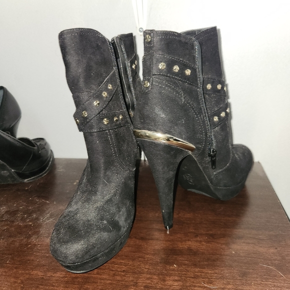Guess Booties - Picture 2 of 3